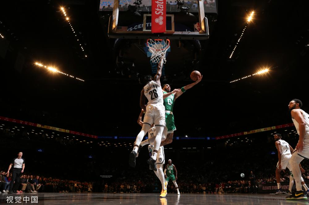 在接受采访 在接受采访